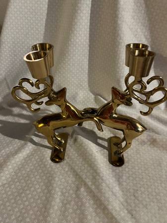 CHRISTMAS / HOLIDAY / WINTER BRASS REINDEER CANDLE HOLDER 1