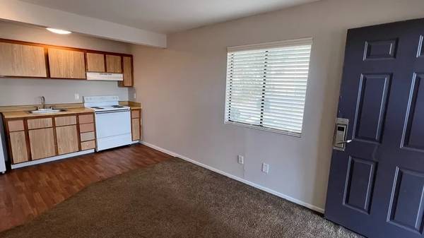 $849 / 1br - 450ft2 - 1/BD, Pool, Pets Allowed (3770 University Center Drive, Las Vegas, NV)63859498095491123