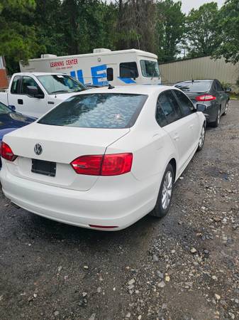 2012 Volkswagen Jetta Se 2.5S  - 180K Miles - $3,300 (Fayetteville)63620301891715121