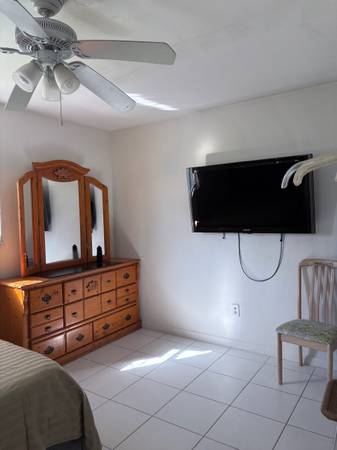 $800 / 1br - Room for rent $800 per month64049276887555121