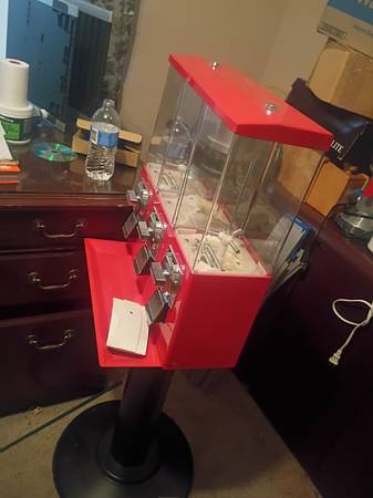 Candy dispenser 1
