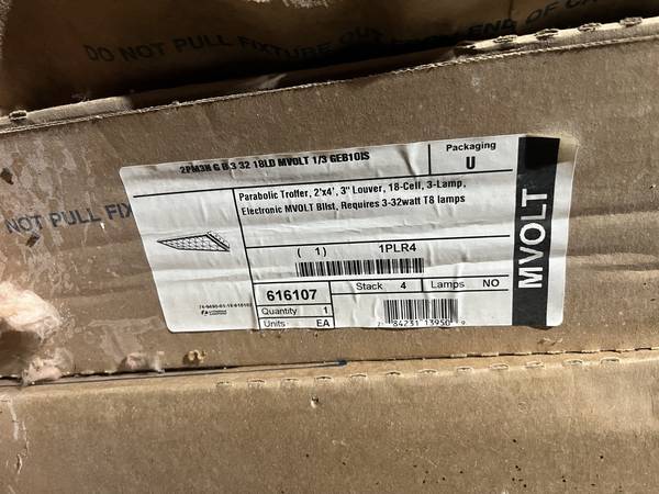 8- 3 lamp Florescent Shoplights 1