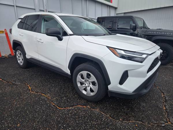 2024 Toyota RAV4 LE 1