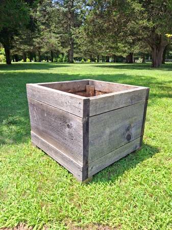 Pine Planter 26” W x 26” D x 21.5” H 1