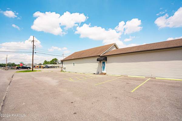 $4,000 / 5000ft2 - For Rent: Prime commercial space in a high-traffic area! (Lafayette)63857517251203122
