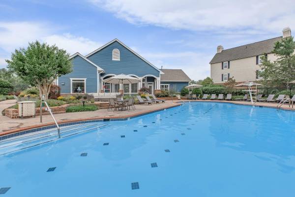 $2,236 / 2br - 1001ft2 - Refrigerator, Gas Fireplace, Public Parks Nearby (20300 River Ridge Terrace, Ashburn, VA)64040030365442120