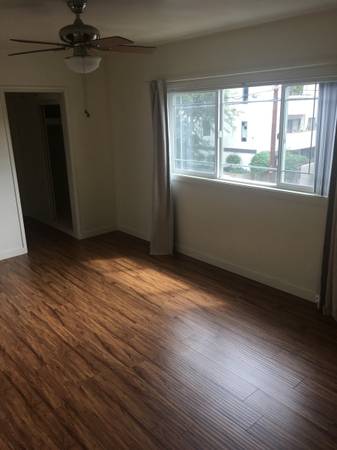 $2,195 / 2br - 2 Bedroom in Valley Village (Valley Village)63876593559425122