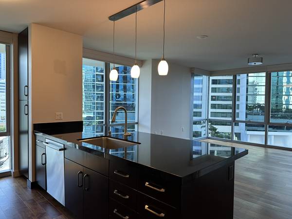 $5,400 / 3br - 1227ft2 - Waihonua at Kewalo 3BR/2BA/2PK (Honolulu)63686673365761123