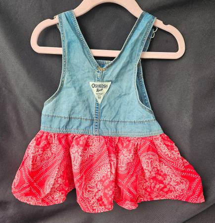 Vestido vaquero vintage OshKosh, talla para niña bebé 9 meses - $15 (Tacoma)63439448556035123