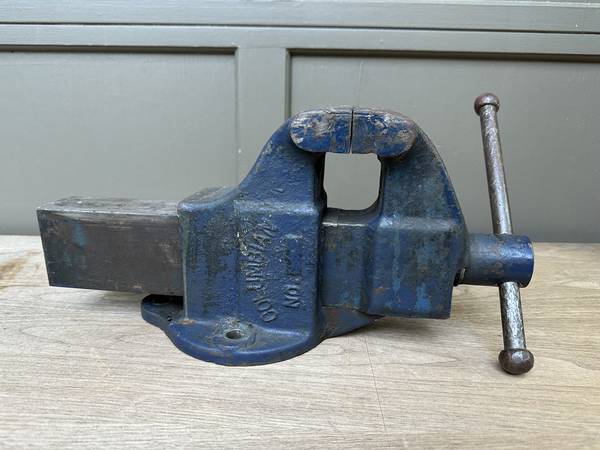 Vintage Columbian 504 Machinist Bench Vise, 4” Jaws - $190 (Mill Creek)63470982586243120