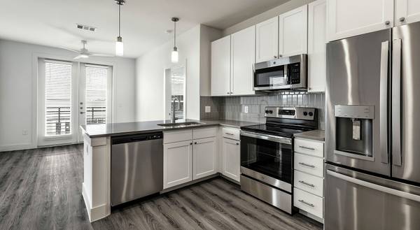 Comfortable Living Space |  8 weeks free 1