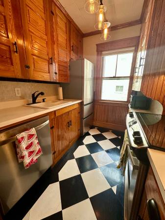 $2,300 / 2br - 1400ft2 - **2 Dormitorios, 1 Baño Apt. CALEFACCIÓN Y AGUA INCLUIDOS** (Manchester)63931923732098121