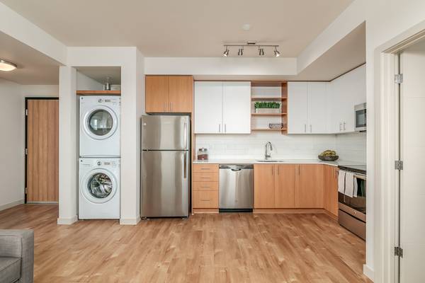 $1,995 / 2br - This 2 Bedroom Will Not Last @ Tillamook St Lofts! (NE Portland, Hollywood District, Grant Park)63615695910275122