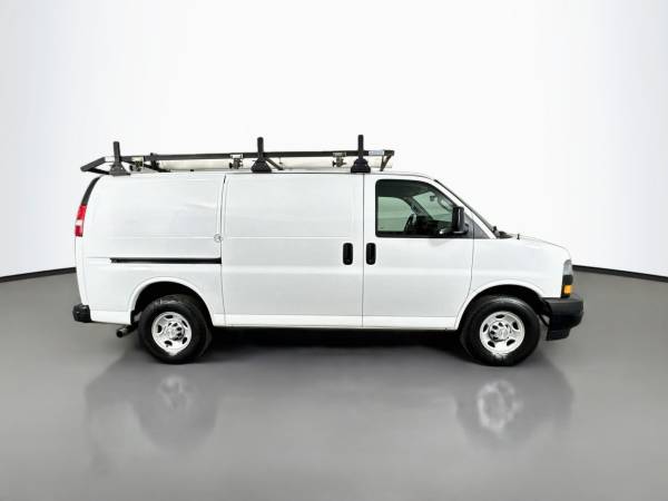 2019 Chevrolet Express - Photo 6