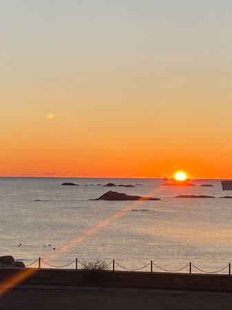 Winter rental,Furnished, Beach front,,Minot,Available NOW til 6/15/26 1