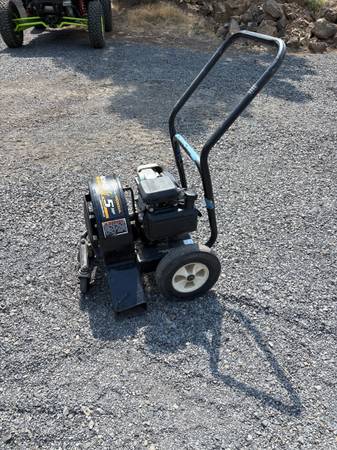 Yard Machines 5hp leaf blower 1