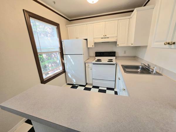 $1,035 / 450ft2 - Studio apartment!! (Tacoma)63929302488066121