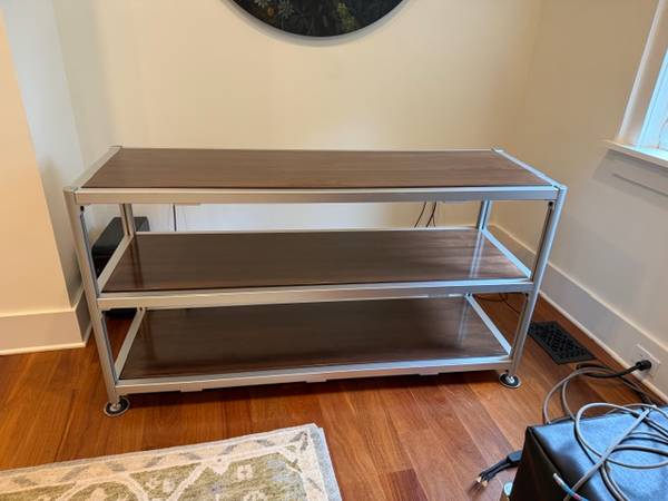 Shelving unit 1