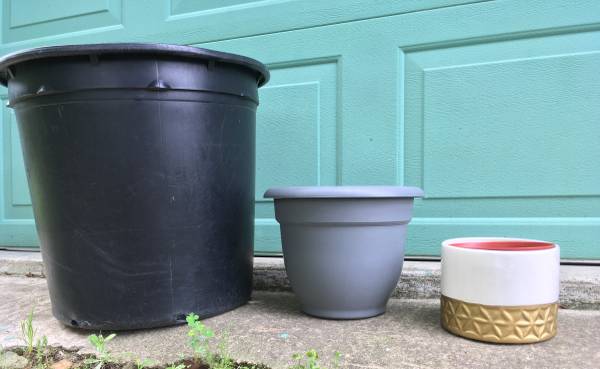 Maceta grande para plantas de vivero y 2 macetas pequeñas para flores - $12 (Holly Pond)63470919787651120