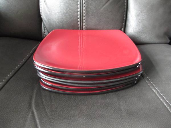 6 Red Corelle Hearth Stone Plates 1