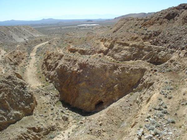$40,000,000 ***Gold & Silver Quarry***Land*** (MOJAVE)63824145058817121