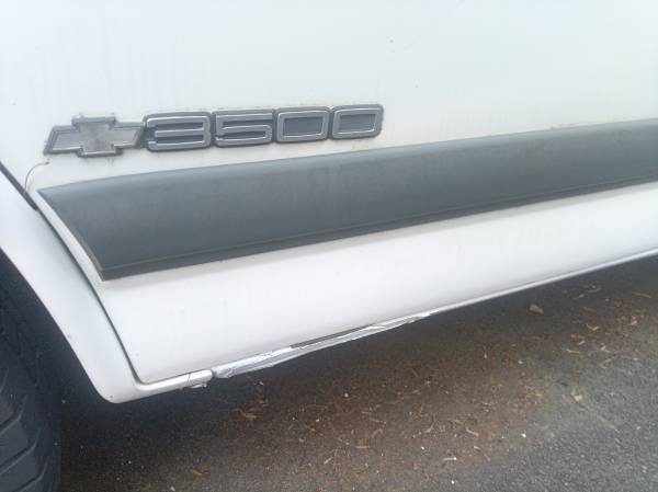 Furgón pasajeros Chevy 3500 extendido 2002 - $5,000 (Fairfax)63616306350083124