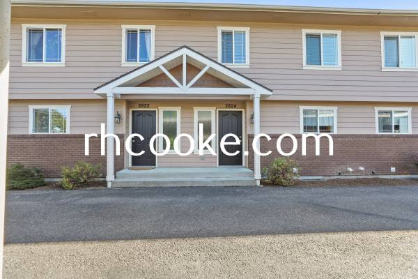 Townhouse 2 BATH bsmt FRPLC gas heat PATIO washer dryer CARPORT 1