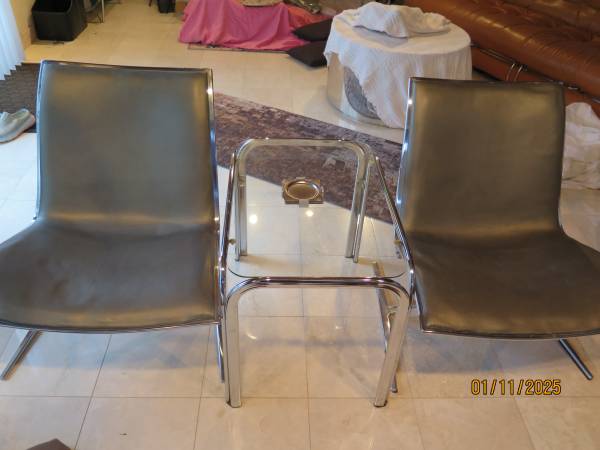 2 Chairs Kill International 5 Skater Modell FK 710 Lounge Stühle Desig 1