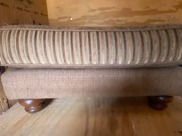 Nice upholstered ottoman 1