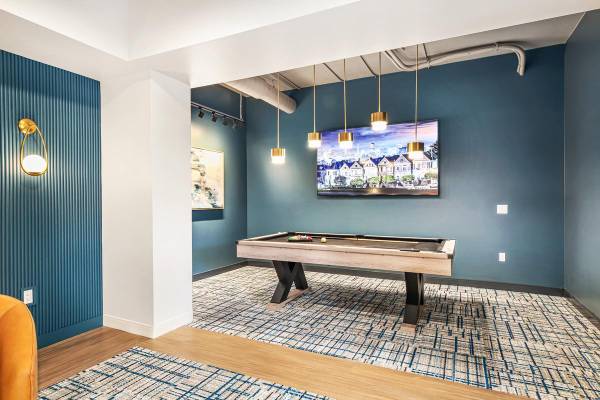 $1,635 / 513ft2 - Impeccable Studio/1 BA with Private Balcony & Garage Parking (Tacoma)64031310361731124