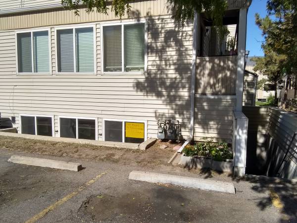 Expo Studio with extra large closet and Bath, 600 sqft with walk in cl 1