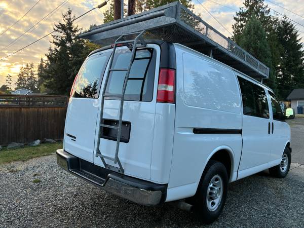 2013 Chevrolet Express 3500 - Photo 4