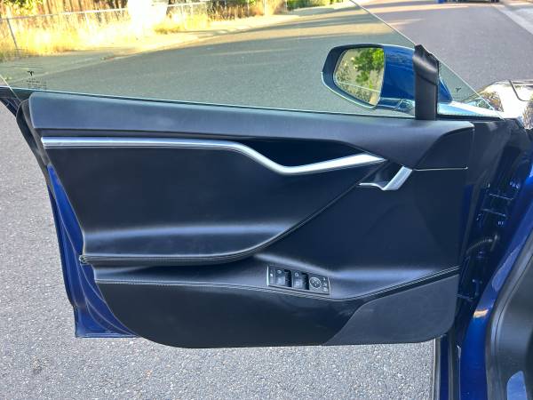 2016 Tesla Model S - 83,090 Miles - New Body Style - Financing Avail - $16,500 (Orangevale)63619153231617124