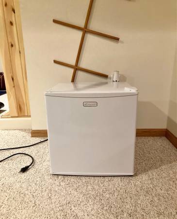 Mini Fridge Dorm Fridge by Emerson (Very Good Condition)!!! 1