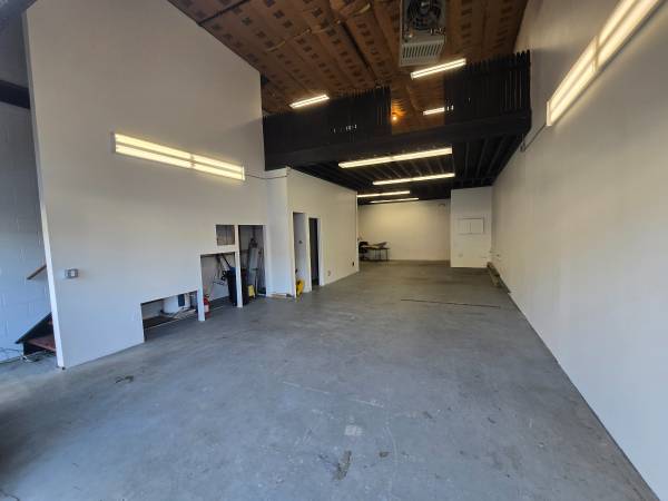 $4,900 / 1650ft2 - STAMFORD FLEX SPACE - COMMERCIAL GARAGE (Stamford)63862609249539120