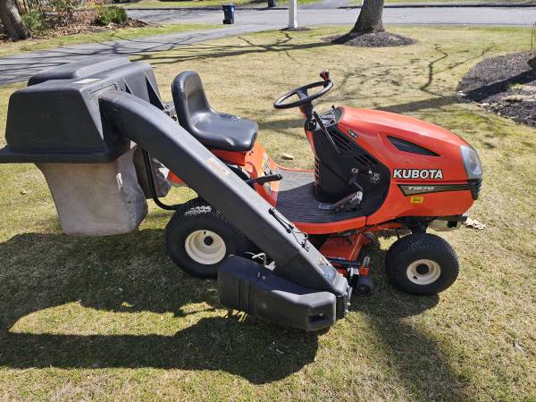 Cortacésped Kubota T1670 hidrostático de 48" y 17,5 HP - $2.900 (Sudbury)63471244570243120