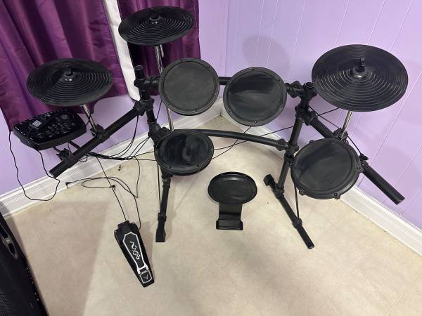 Simmons SD7K Electric Drum Kit 1