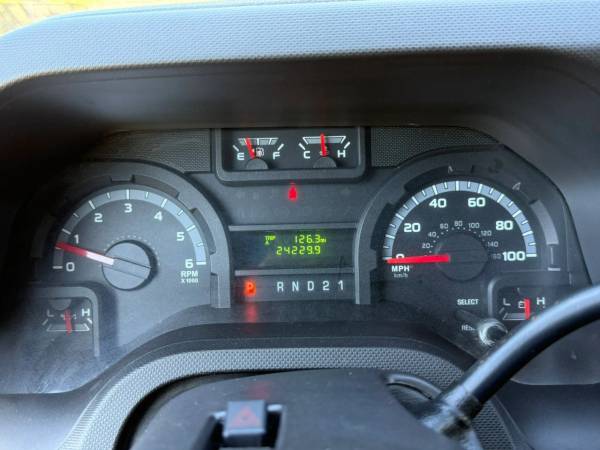 2014 Ford E250 - Photo 11