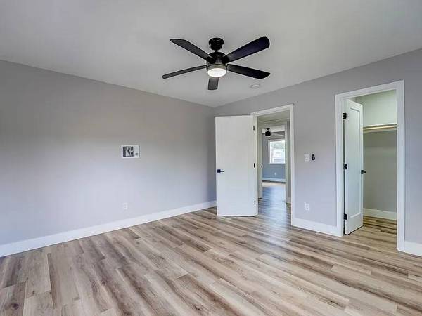 $998 / 1br - 495ft2 - Ocean Beach 1BR/1BA remodel w/ parking & laundry (San Diego)63657276217219122