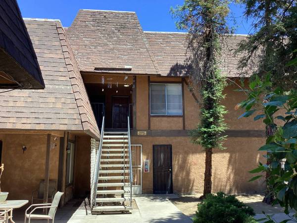 563 W. Alamos Ave Unit D 1