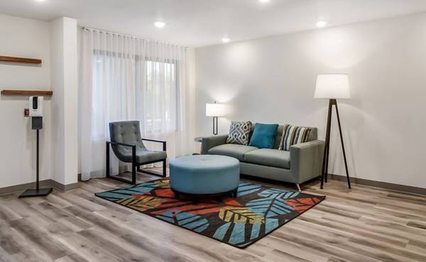 $2,016 / 1br - Live in Comfort - No Lease, No Deposit! (11329 Pacific Hwy SW, Lakewood, WA)63799908802179122