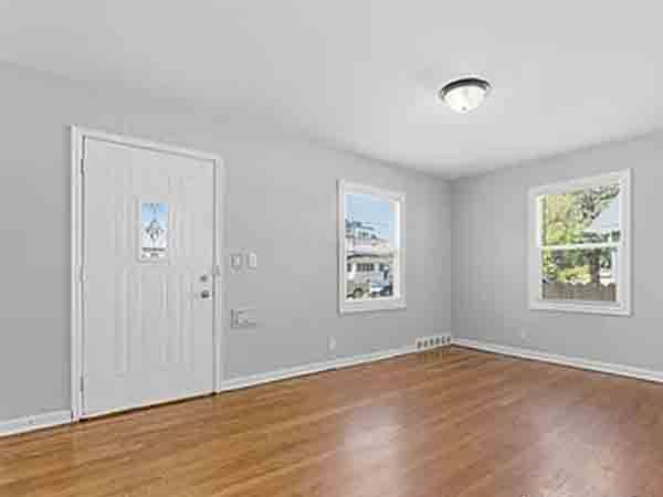 $695 / 2br - 😘Welcome to this beautifully remodeled 2-bedroom, 1-bathroom home💎 (Omaha, NE)63976697549315121