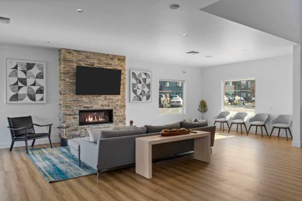 $1,815 / 2br - 1088ft2 - Complimentary coffee bar and snack station, Private patios/decks (Horn Rapids)63678527207297121
