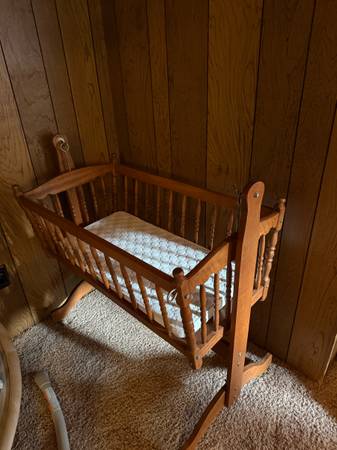 Vintage Spindle Rocking Cradle 1