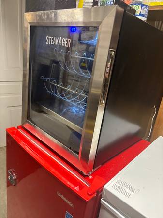 Dry-Aging Fridge: SteakAger PRO 20 Compact Dry-Aging System 1