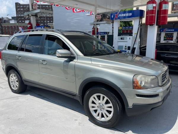 I'm selling a car - $1,900 (Bronx)63654720861313121