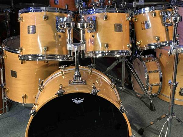 YAMAHA MAPLE CUSTOM 5PC DRUM SET 1