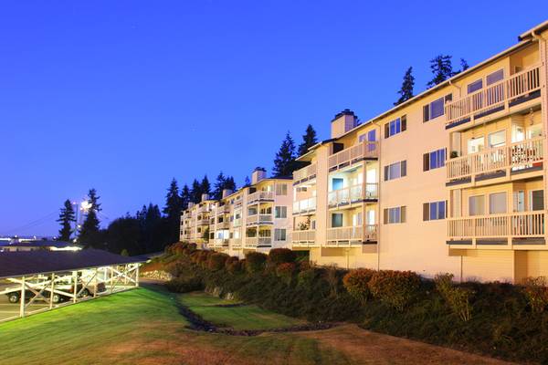 $1,872 / 1br - 703ft2 - Waterfront 1 Bedroom with Great Deal! (Gig Harbor)63808008517251122