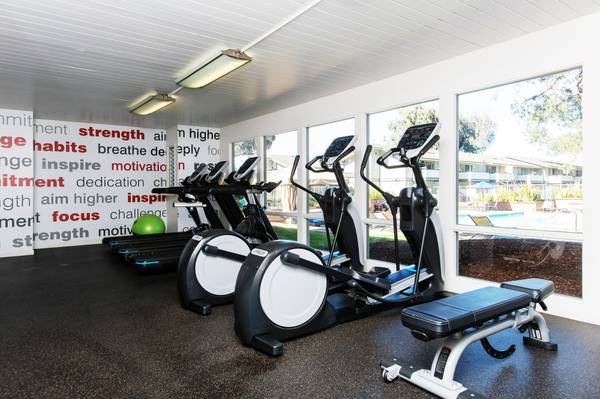 $3,796 / 2br - 960ft2 - Ping pong tables, Free tennis & aerobic classes (foster city)63946807012227123