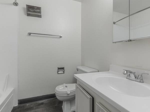 $1,350 / 1br - MOVE NOW with 1 FREE MTH | Visit Elk Rock Island for fishing (North Clackamas)63914856097795123
